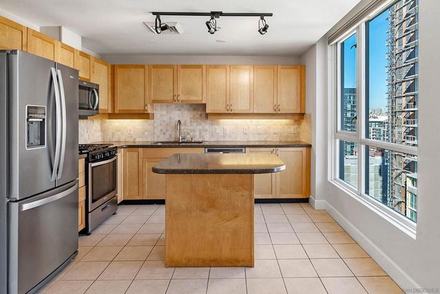 1240 India St 2105, San Diego, CA 92101