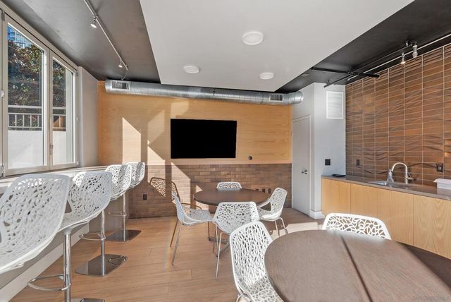 1240 India St 2105, San Diego, CA 92101