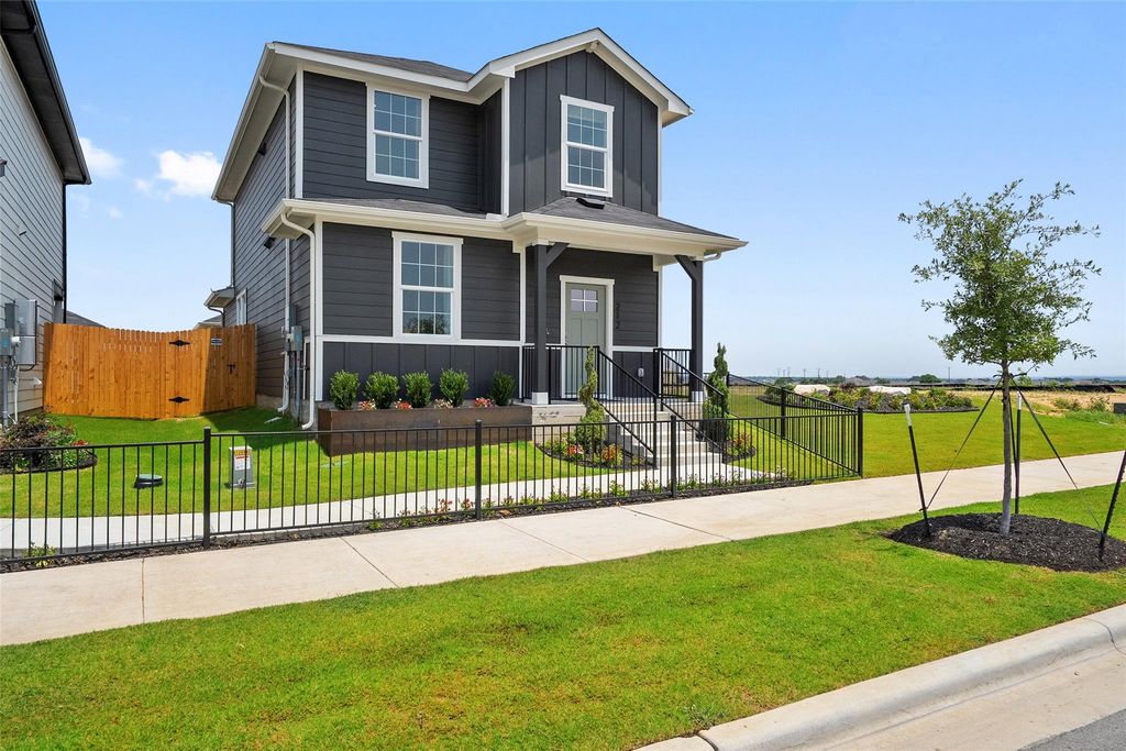 303 Santo Domingo RD, Bastrop, TX 78602