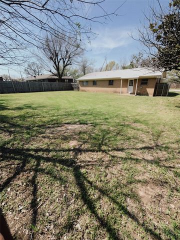 403 S Vick Street, Decatur, TX 76234