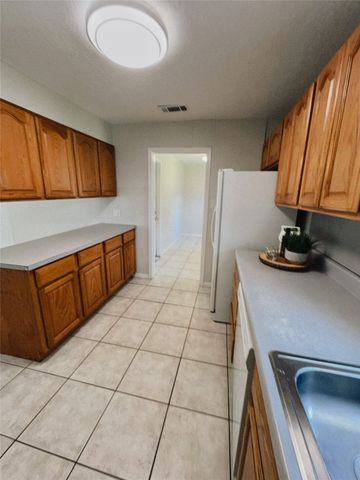 403 S Vick Street, Decatur, TX 76234