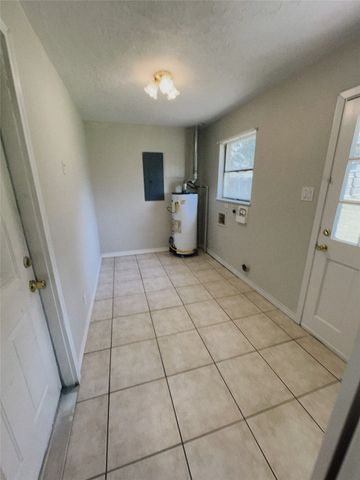 403 S Vick Street, Decatur, TX 76234