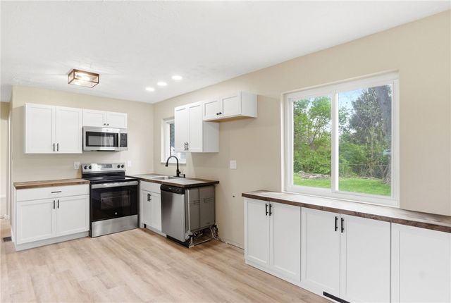 40 Woods Road, Springboro, OH 45066