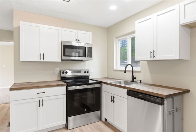 40 Woods Road, Springboro, OH 45066