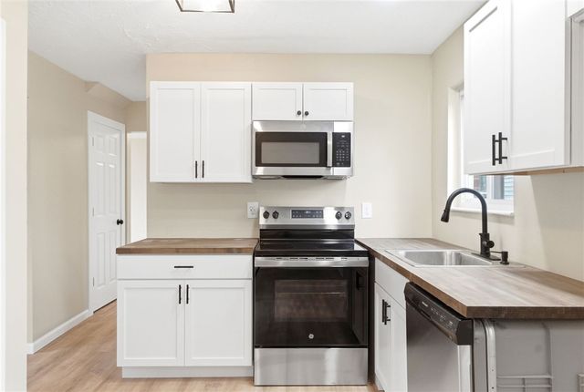 40 Woods Road, Springboro, OH 45066