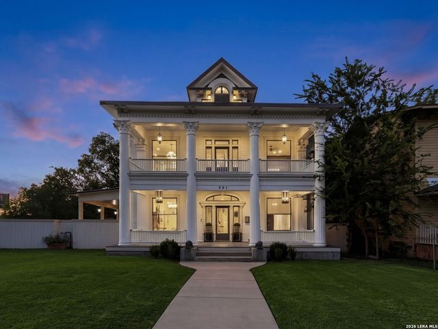 321 E Dewey Place, San Antonio, TX 78212