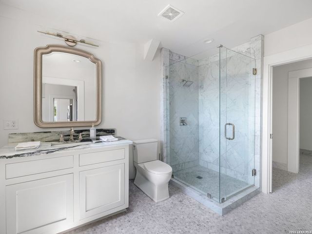 321 E Dewey Place, San Antonio, TX 78212