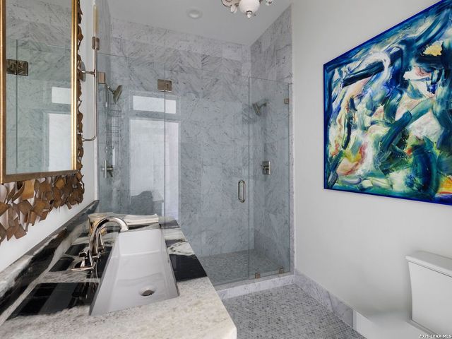 321 E Dewey Place, San Antonio, TX 78212