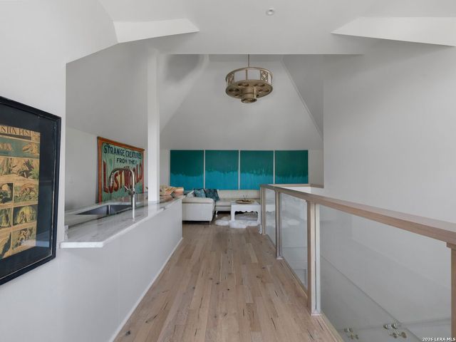 321 E Dewey Place, San Antonio, TX 78212