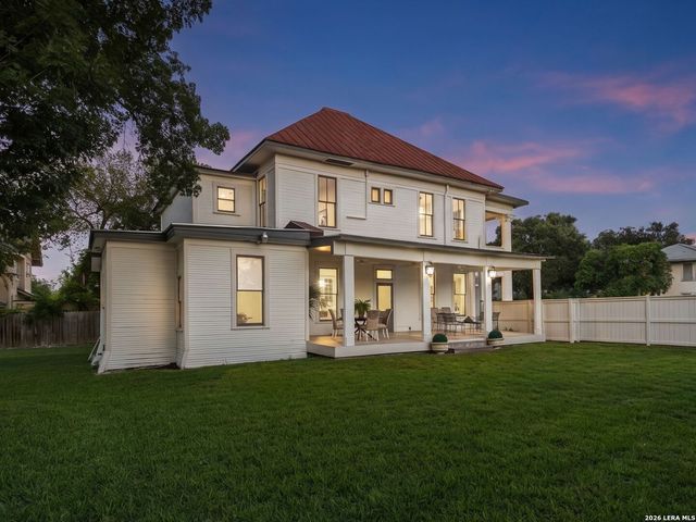 321 E Dewey Place, San Antonio, TX 78212