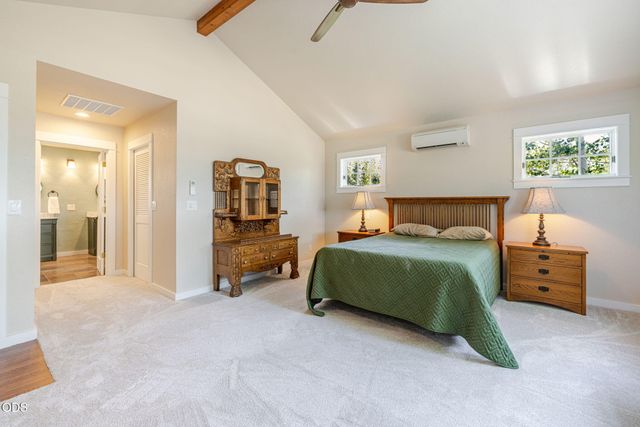 637 NW Canyon Drive, Redmond, OR 97756
