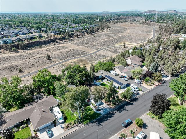 637 NW Canyon Drive, Redmond, OR 97756