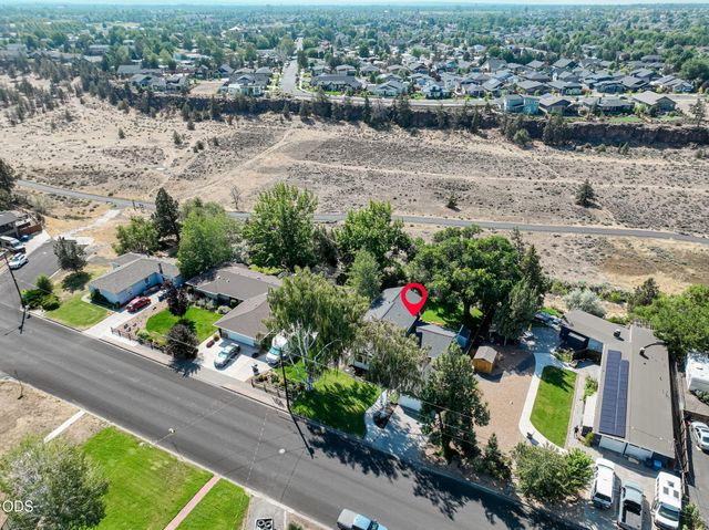 637 NW Canyon Drive, Redmond, OR 97756