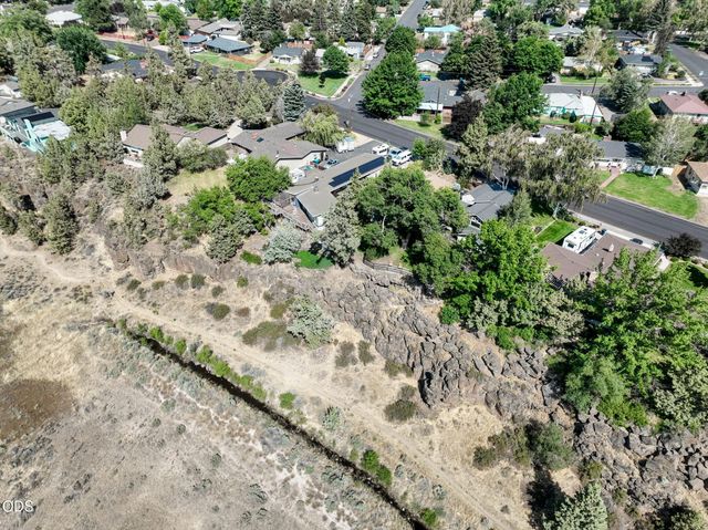 637 NW Canyon Drive, Redmond, OR 97756