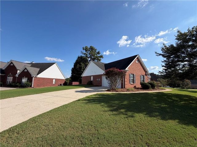 3385 Stoneleigh Run Drive, Buford, GA 30519