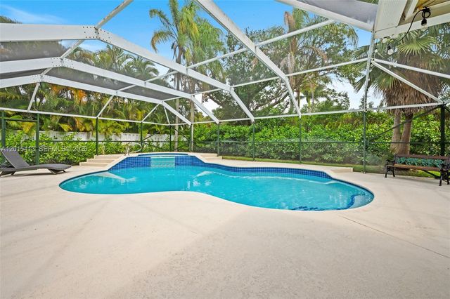 10420 NW 49th Pl, Coral Springs, FL 33076