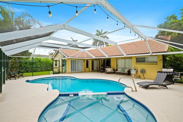 10420 NW 49th Pl, Coral Springs, FL 33076