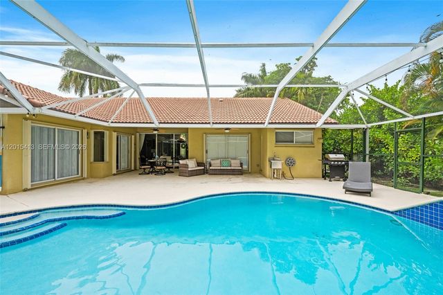 10420 NW 49th Pl, Coral Springs, FL 33076