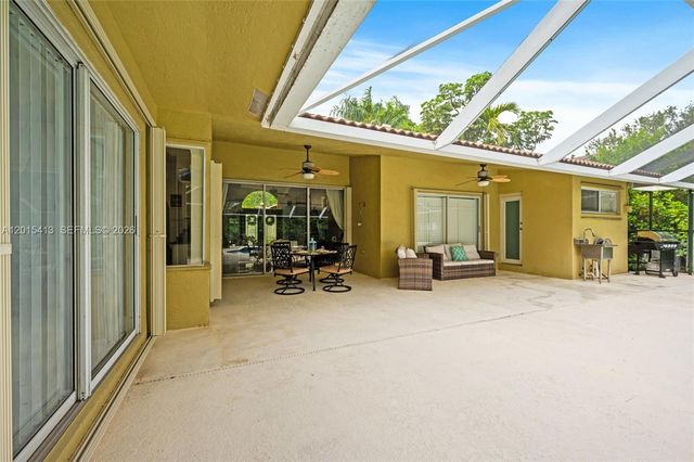 10420 NW 49th Pl, Coral Springs, FL 33076