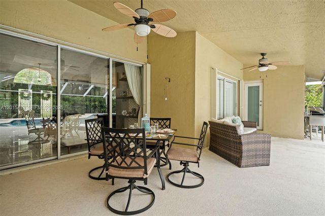10420 NW 49th Pl, Coral Springs, FL 33076