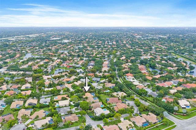 10420 NW 49th Pl, Coral Springs, FL 33076