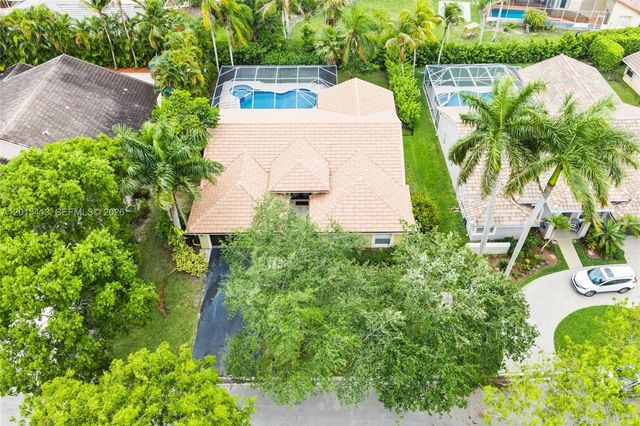 10420 NW 49th Pl, Coral Springs, FL 33076