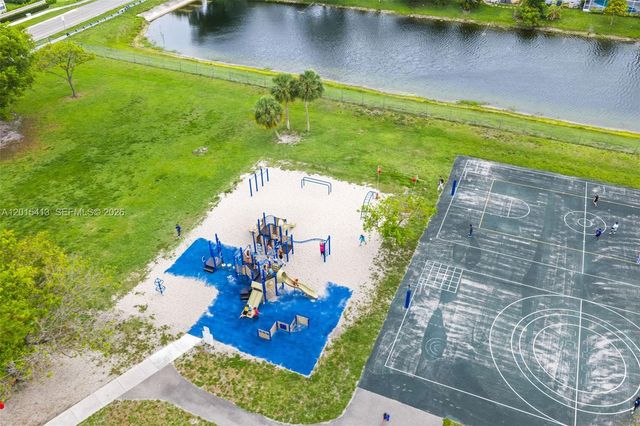 10420 NW 49th Pl, Coral Springs, FL 33076