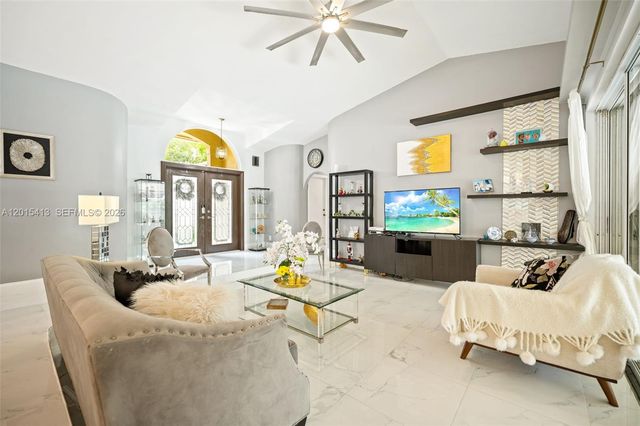 10420 NW 49th Pl, Coral Springs, FL 33076