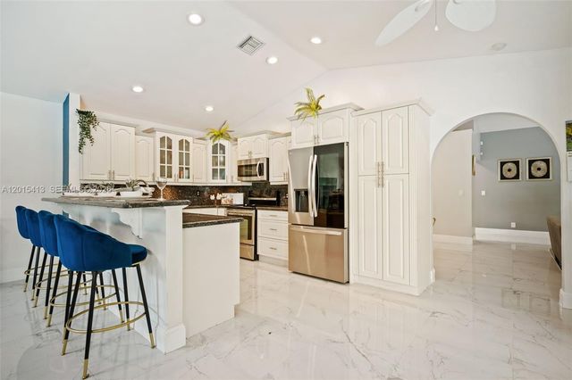 10420 NW 49th Pl, Coral Springs, FL 33076