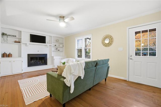 4209 Stonebridge LNDG, Chesapeake, VA 23321