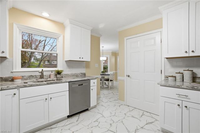 4209 Stonebridge LNDG, Chesapeake, VA 23321