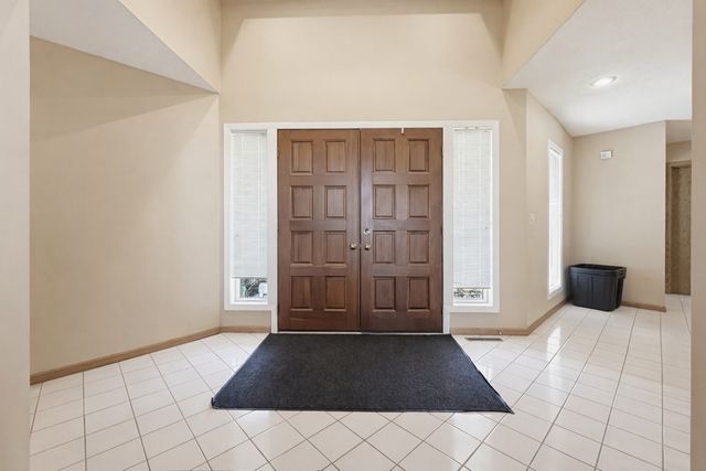 8992 Hidden Meadow Road, Woodbury, MN 55125