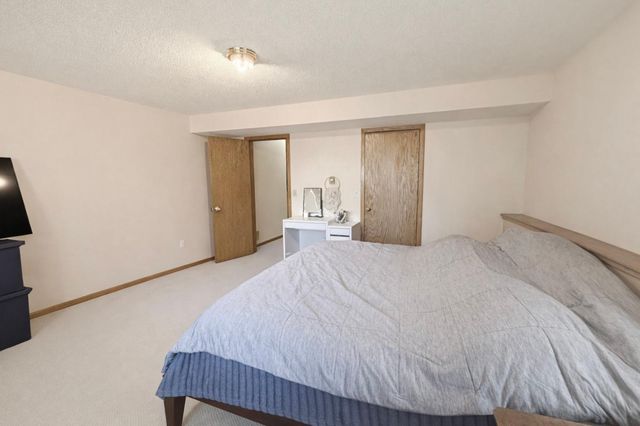 8992 Hidden Meadow Road, Woodbury, MN 55125