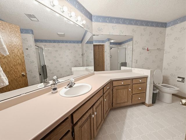 8992 Hidden Meadow Road, Woodbury, MN 55125