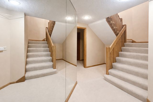 8992 Hidden Meadow Road, Woodbury, MN 55125