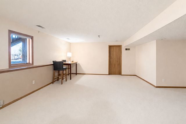 8992 Hidden Meadow Road, Woodbury, MN 55125