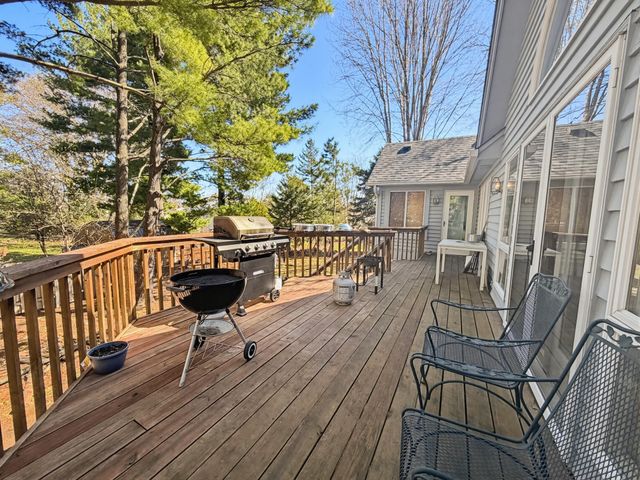 8992 Hidden Meadow Road, Woodbury, MN 55125