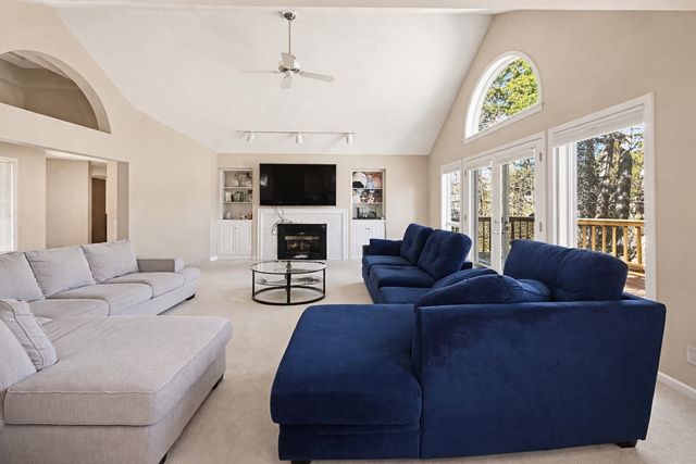 8992 Hidden Meadow Road, Woodbury, MN 55125