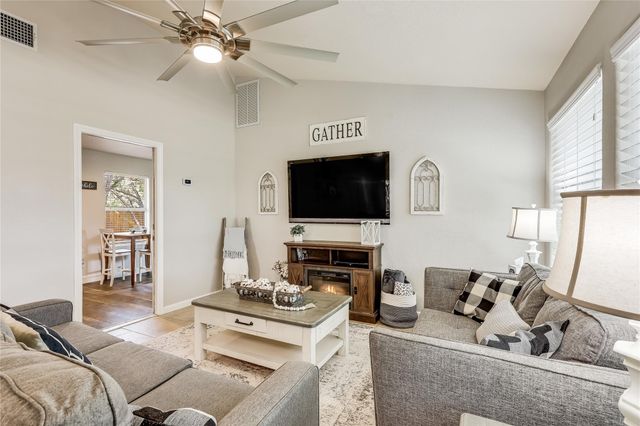 426 Summit Ridge DR N, Point Venture, TX 78645