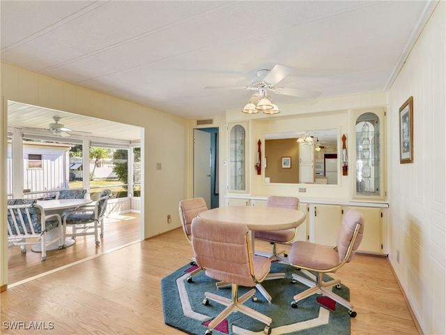 230 Matecumbe LN 248, Naples, FL 34114