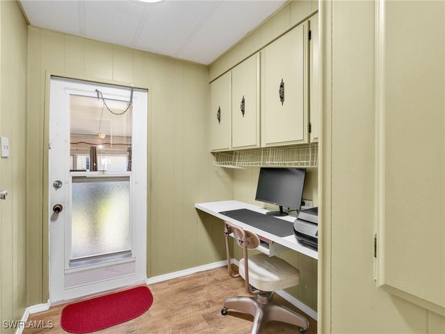 230 Matecumbe LN 248, Naples, FL 34114