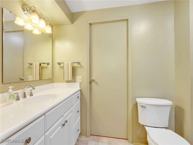 230 Matecumbe LN 248, Naples, FL 34114