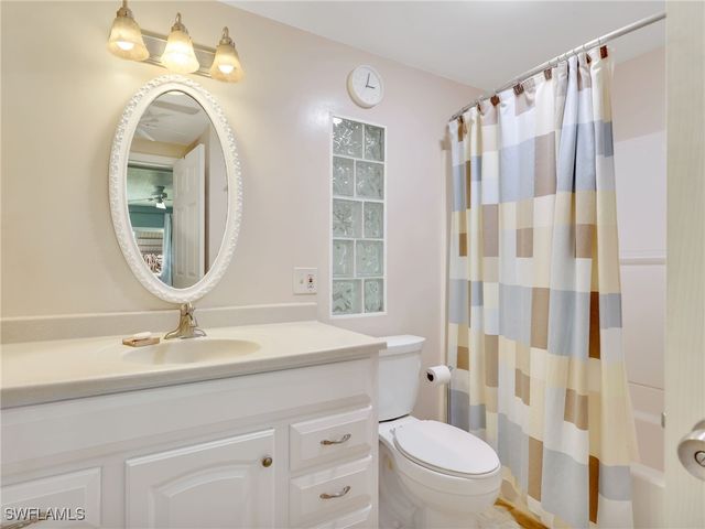 230 Matecumbe LN 248, Naples, FL 34114