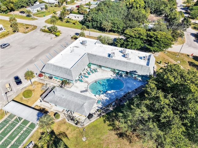 230 Matecumbe LN 248, Naples, FL 34114