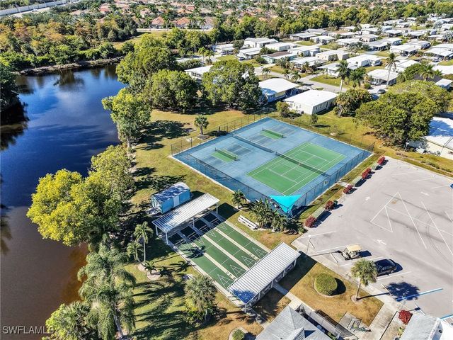 230 Matecumbe LN 248, Naples, FL 34114