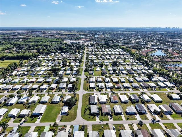 230 Matecumbe LN 248, Naples, FL 34114