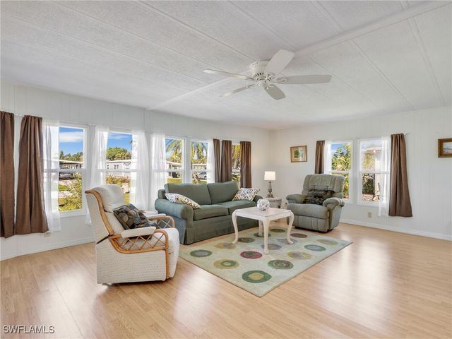 230 Matecumbe LN 248, Naples, FL 34114