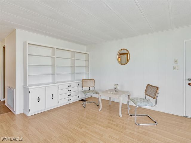 230 Matecumbe LN 248, Naples, FL 34114