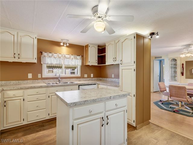 230 Matecumbe LN 248, Naples, FL 34114