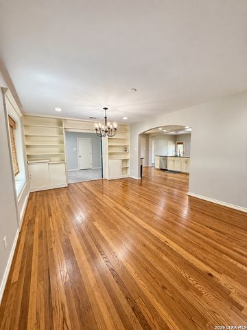 227 LARCHMONT DR, San Antonio, TX 78209